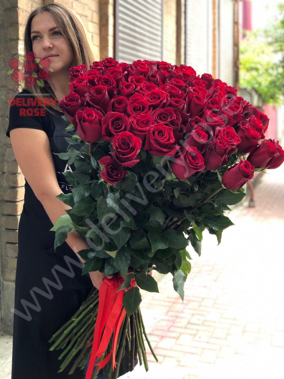 35 длинных роз 110 см 