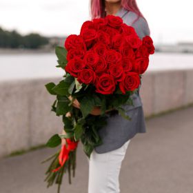25 длинных роз 120 см 