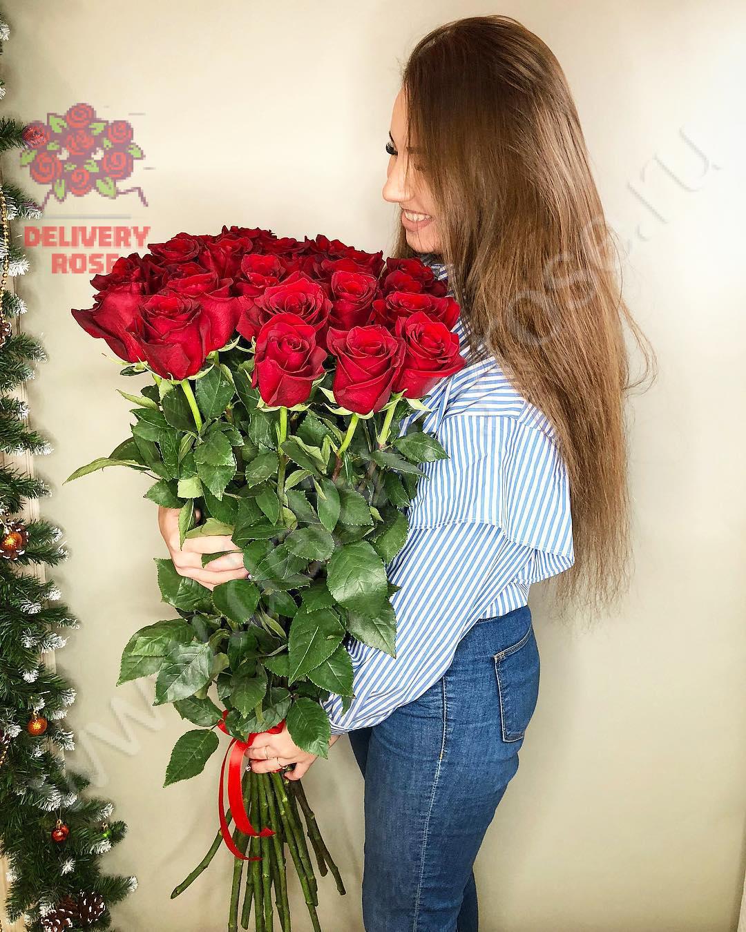 19 длинных роз 110 см 