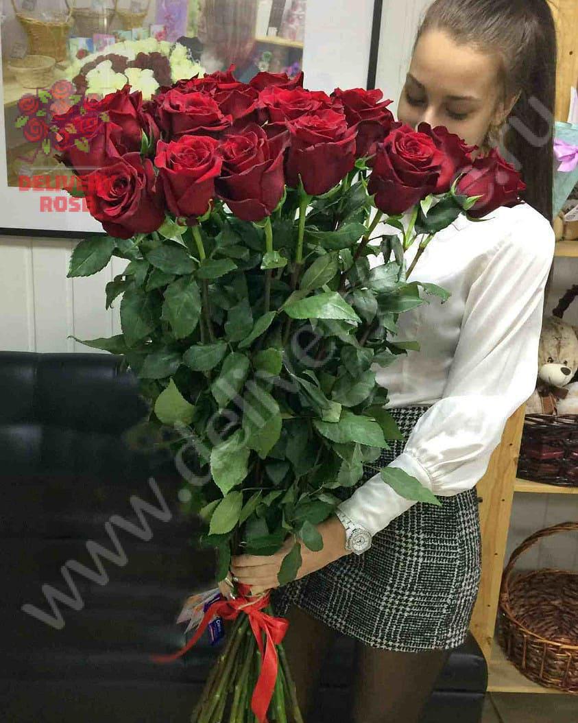 25 длинных роз 130 см